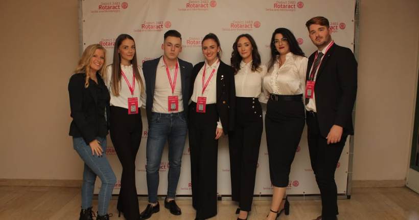 Članovi Rotaract kluba Mihajlo Pupin na susretu klubova Distrikta 2483